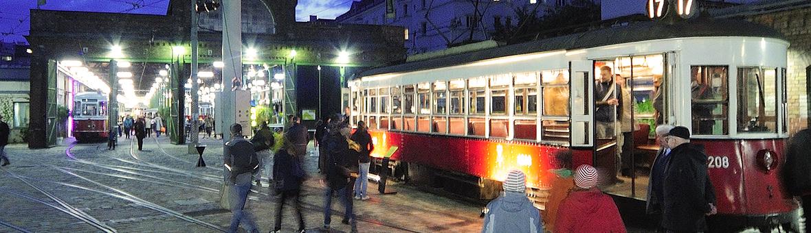 Kinder bei der Langen Nacht der Museen im Verkehrsmuseum Remise