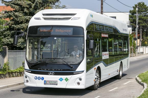 Wasserstoff-Testbus von Hyundai auf den Linien 36AB