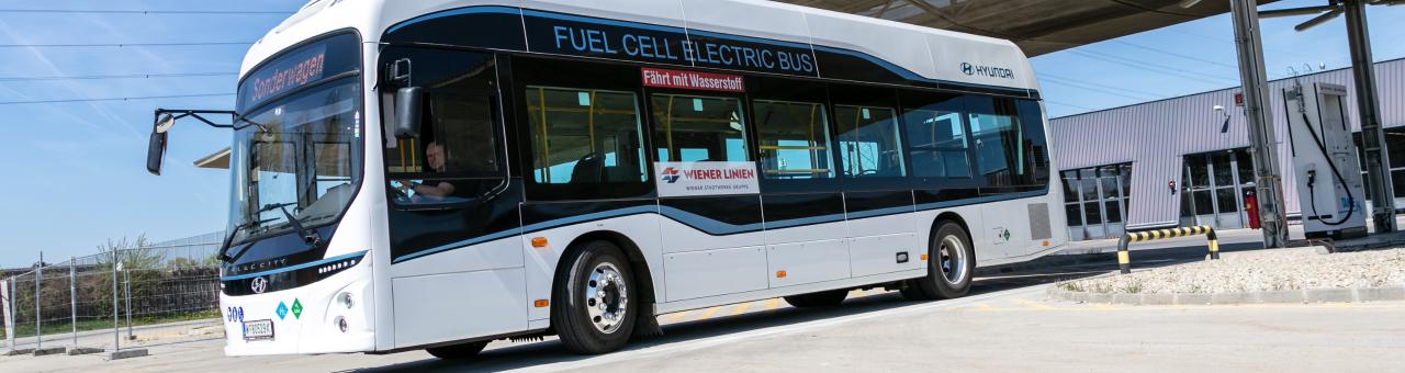 Wasserstoff-Testbus in der Tankstelle der Garage Leopoldau