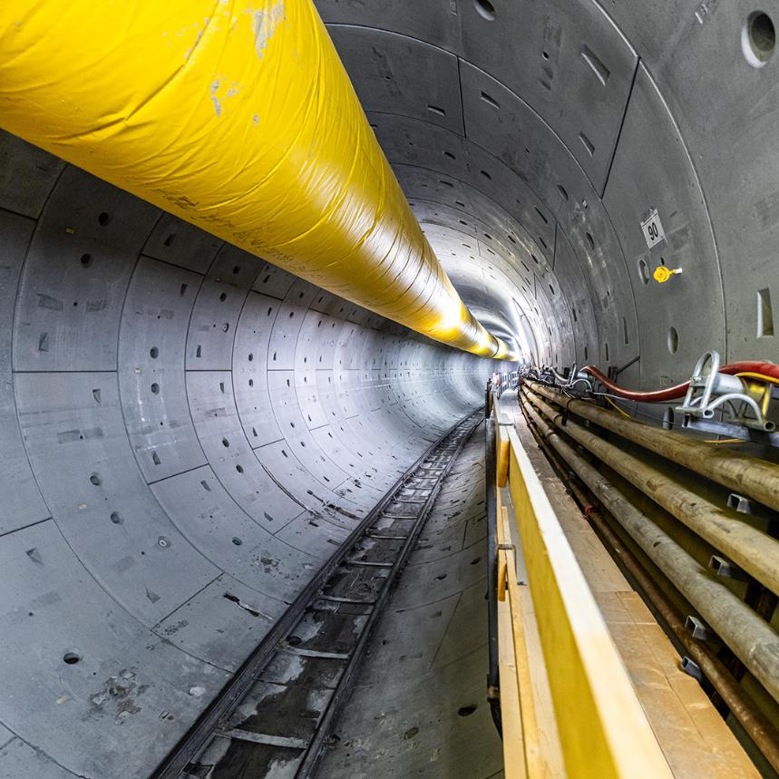 Tübbingringe im Inneren des neugebauten U2 Tunnels