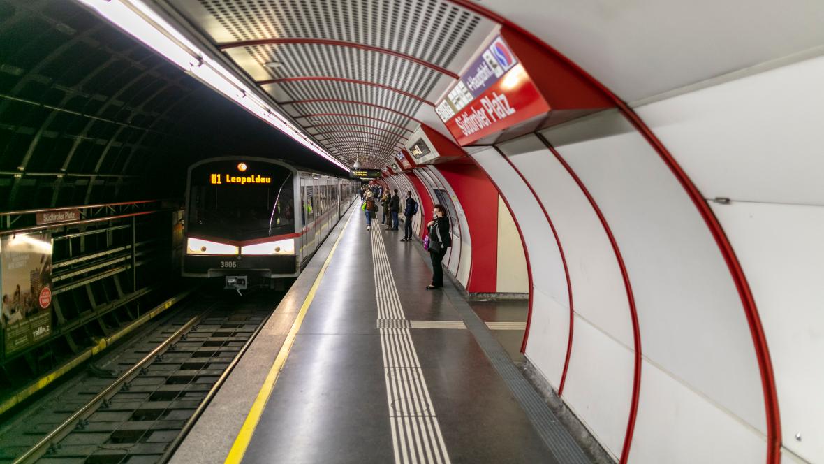 a train of the underground line U1 in a station